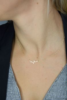 Złoty naszyjnik celebrytka 333 'linia życia' EKG ✅ Złote Naszyjniki Damskie w Sklepie z Biżuterią zegarki-diament.pl ✅ Piękne i Eleganckie Naszyjniki  (2).JPG
